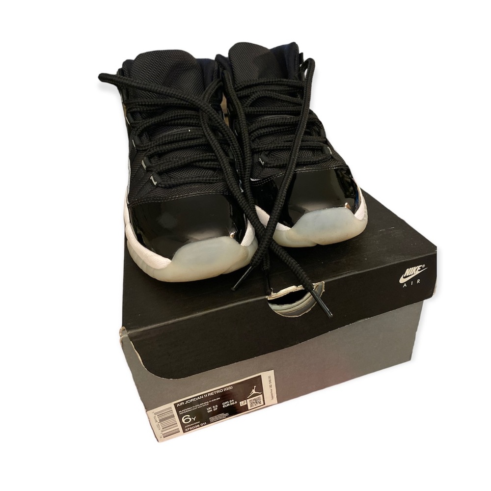 Jordan 11 Retro Jubilee 25th Anniversary Size 6Y